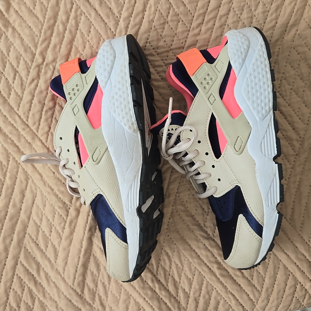 Nike Women's Navy and Pink Sneakers - Picture 2 of 13